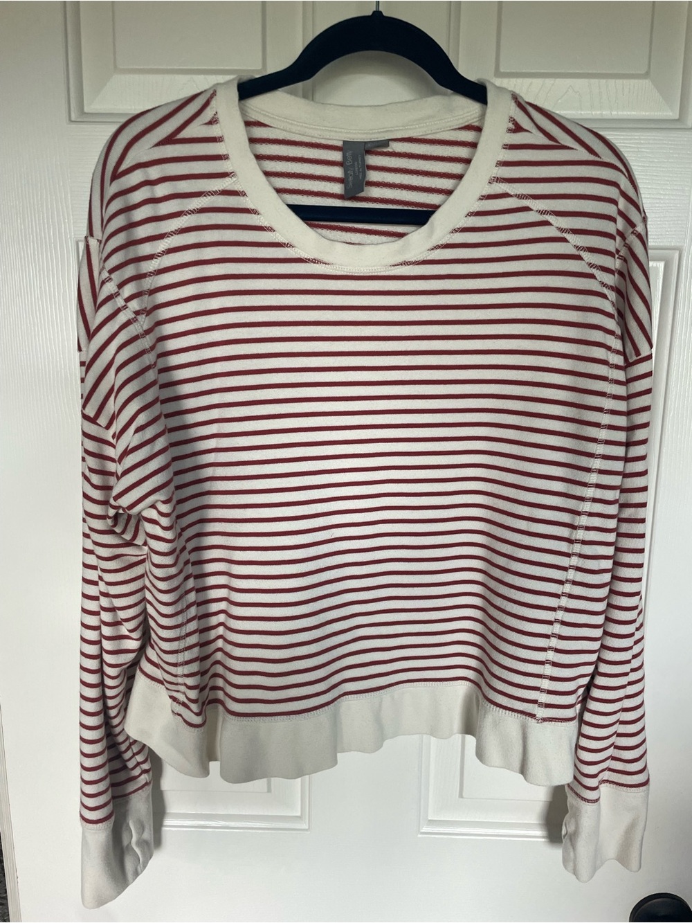 Sweaty Betty Women’s After class longline crewneck with side slit sweatshirt.